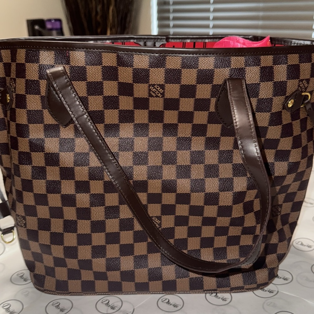 💫LV Damier Tote💫NWOT!!